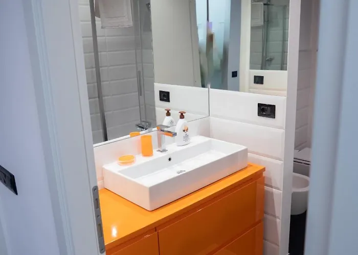 Conca D'oro Colors - Metro & Wi-fi Apartment